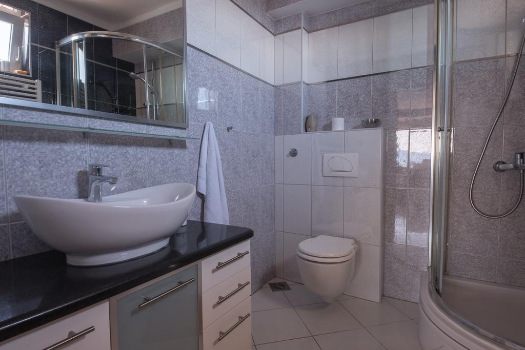 شقة Private Penthouse Djurasevic سفيتي ستيفان المظهر الخارجي الصورة